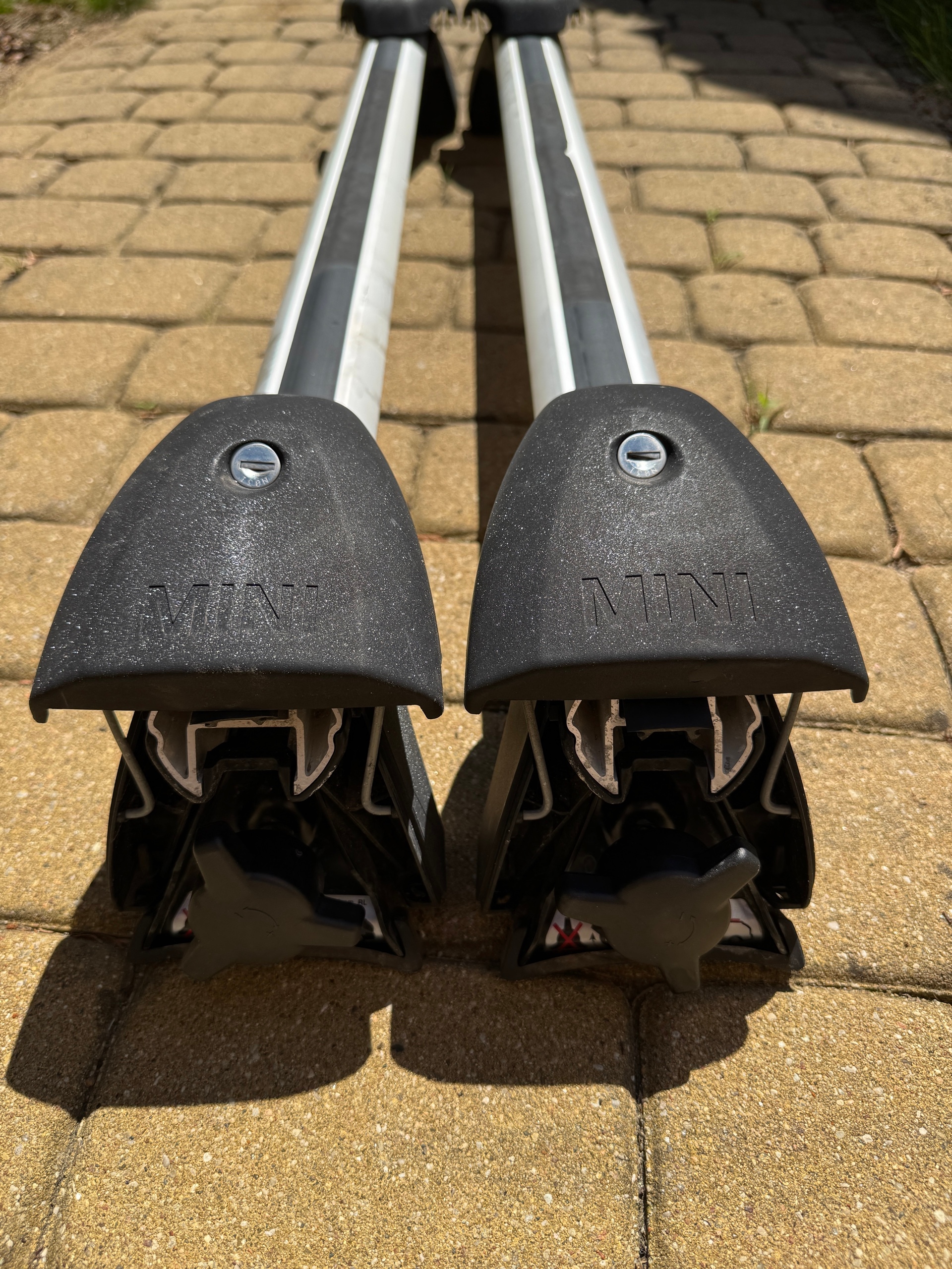 THULE МІНІ F56 ОРИГІНАЛ ОПОРИ RELINGI, БАЛКИ ДАХУ 82 71 2 327 916 