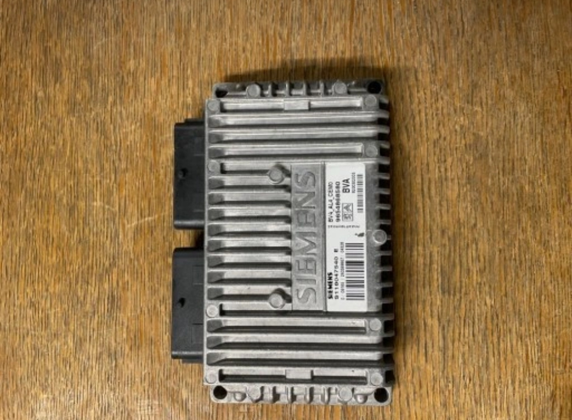 БЛОК КЕРУВАННЯ ECU SIEMENS S118047540 E 9654868580 82000302005 S118047540 