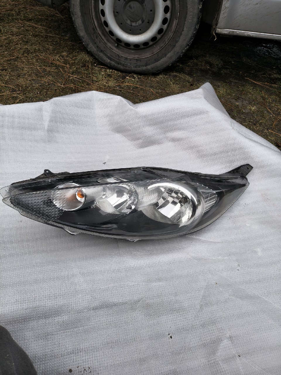 ДЮЙМА ФАРА FORD FIESTA MK7 MK6 ЗВИЧАЙНА 8A61-13W030-AF 