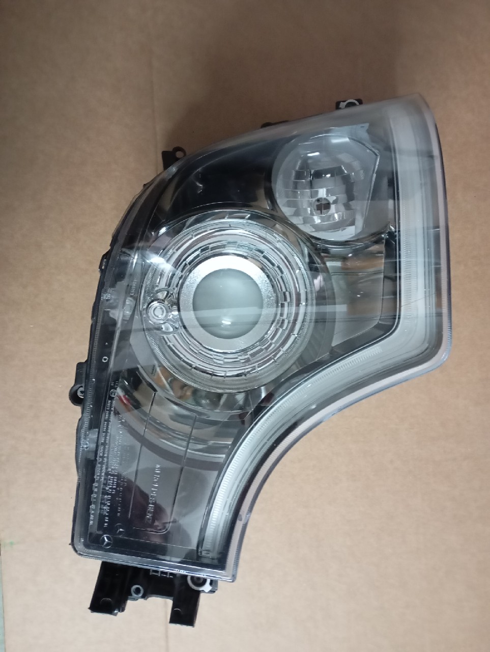 ФАРА MERCEDES ACTROS MP5 LED (СВІТЛОДІОД) КСЕНОН A9618206739 ПРАВА 