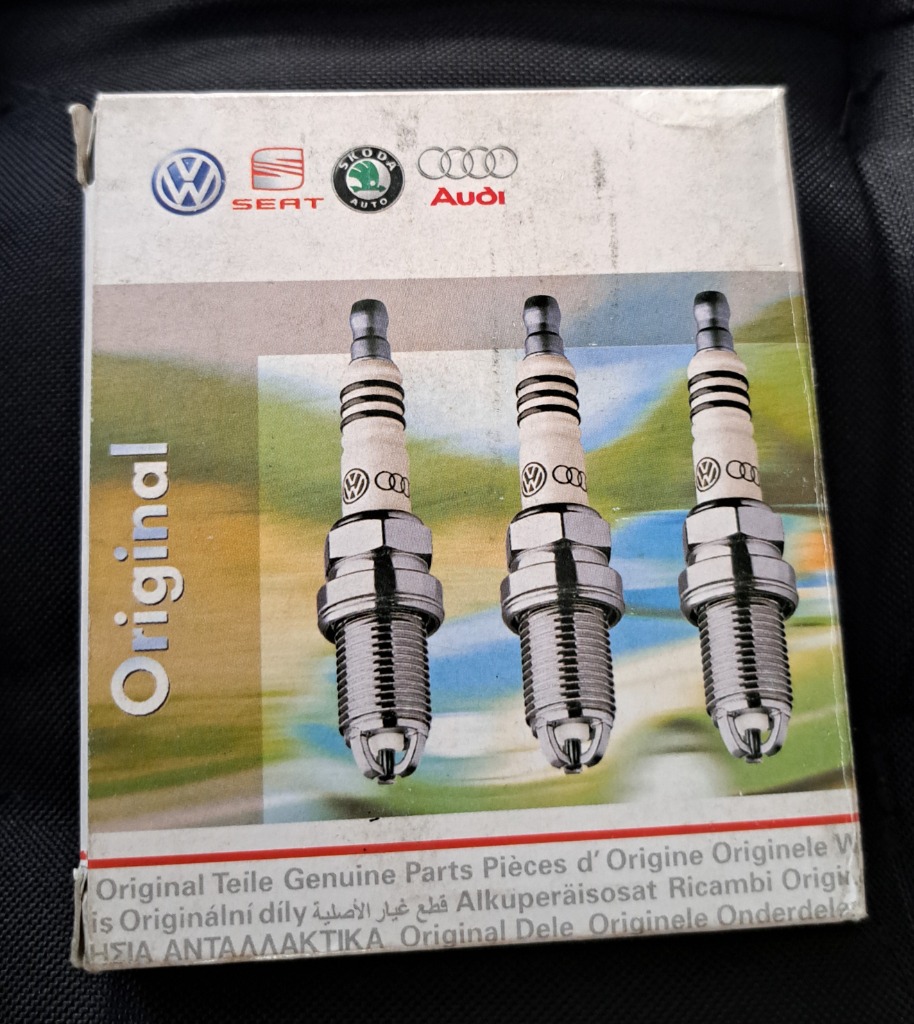 СВІЧКИ NGK BKUR6ET-10 ОРИГІНАЛ VW, AUDI,SEAT,SKODA БЕНЗИН 