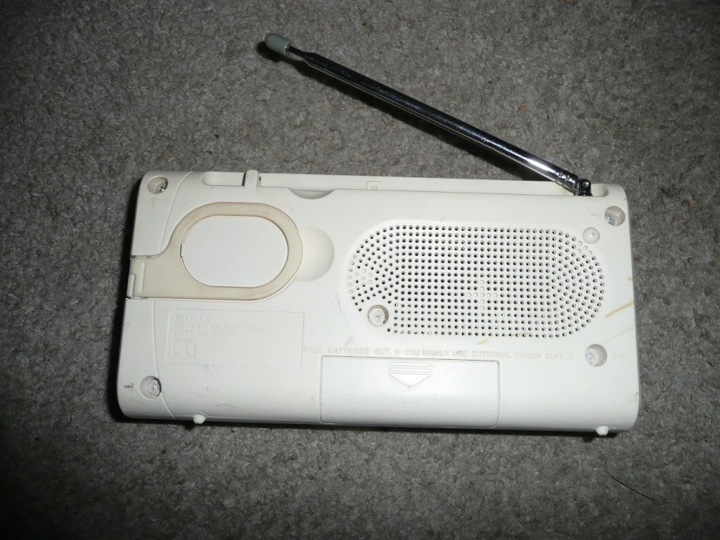SONY ICF-C130L Radio FM /MW / LW (A-756) | Australia