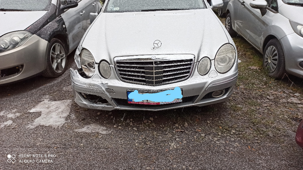 MERCEDES W211 LEKKO USZKODZONY Cena 14500,00 zł