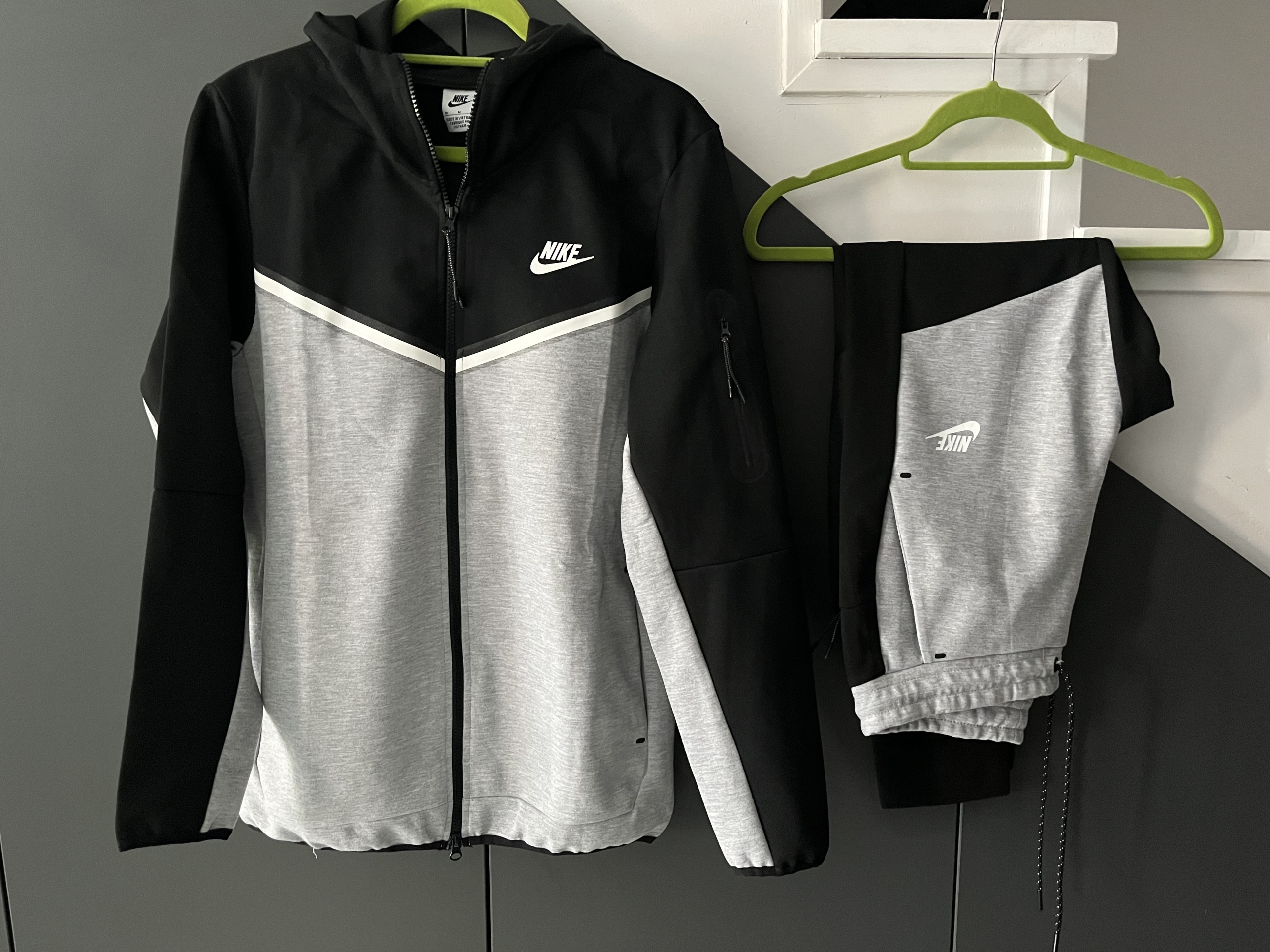 Dres nike Tech Fleece czarno szary roz M komplet Lipka Kup teraz na Allegro Lokalnie