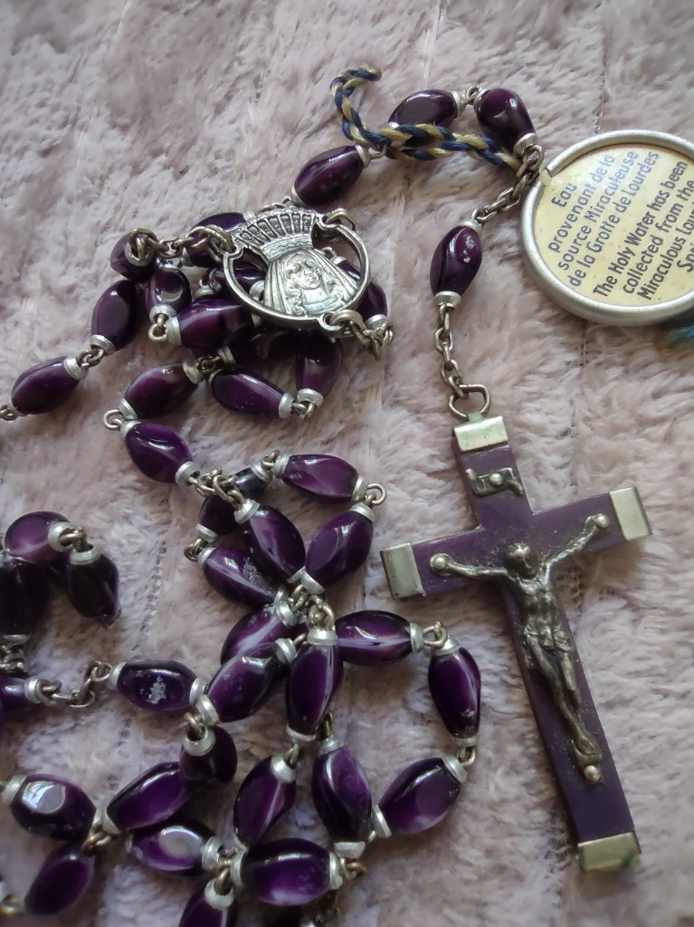 Stary różaniec pamiątka z Lourdes | Gniezno | Kup teraz na Allegro Lokalnie