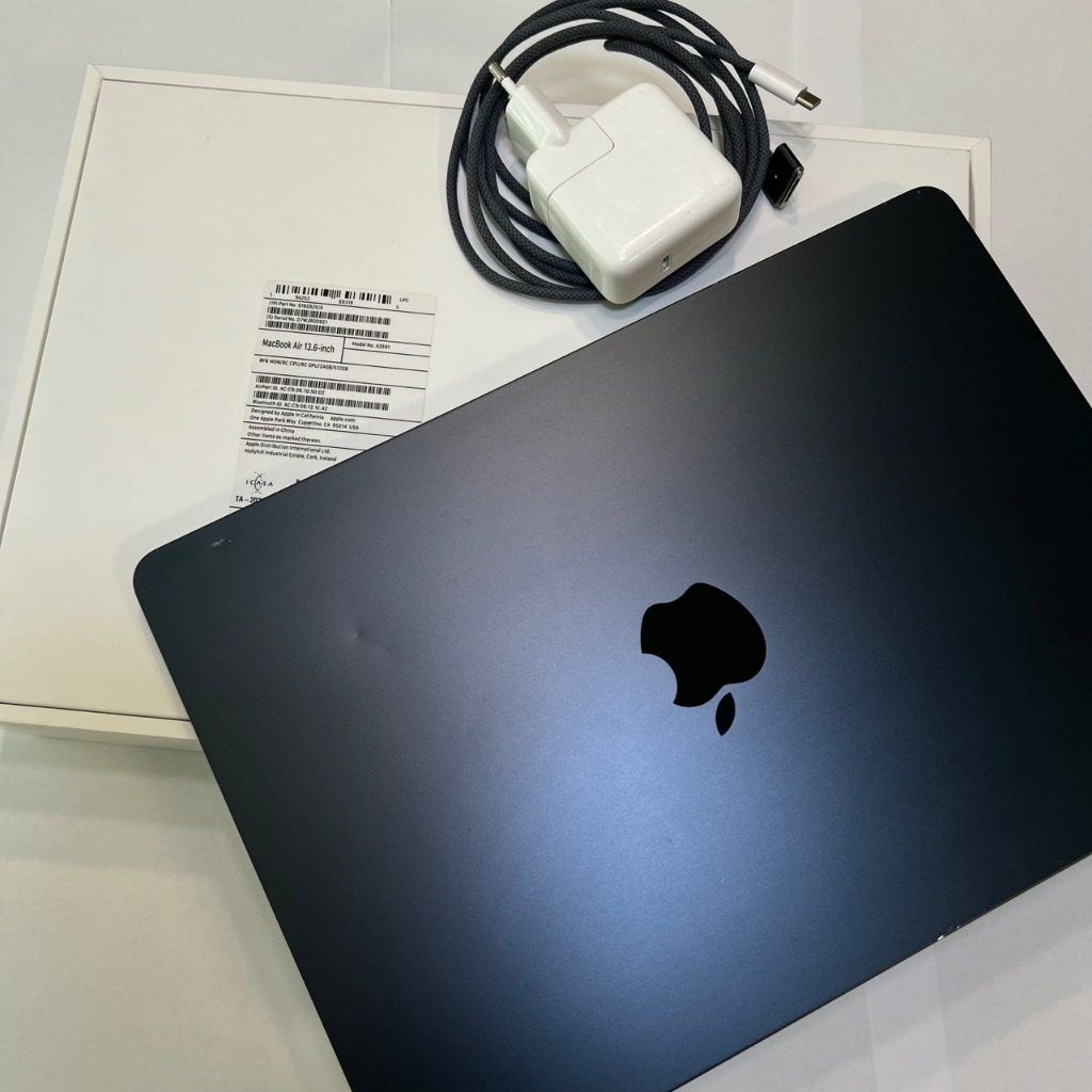 ジャンク！MacBook air m2 16gb 256gb MacBook 中古 販売】MacBook Air M2 / 13インチ / 2022(2024