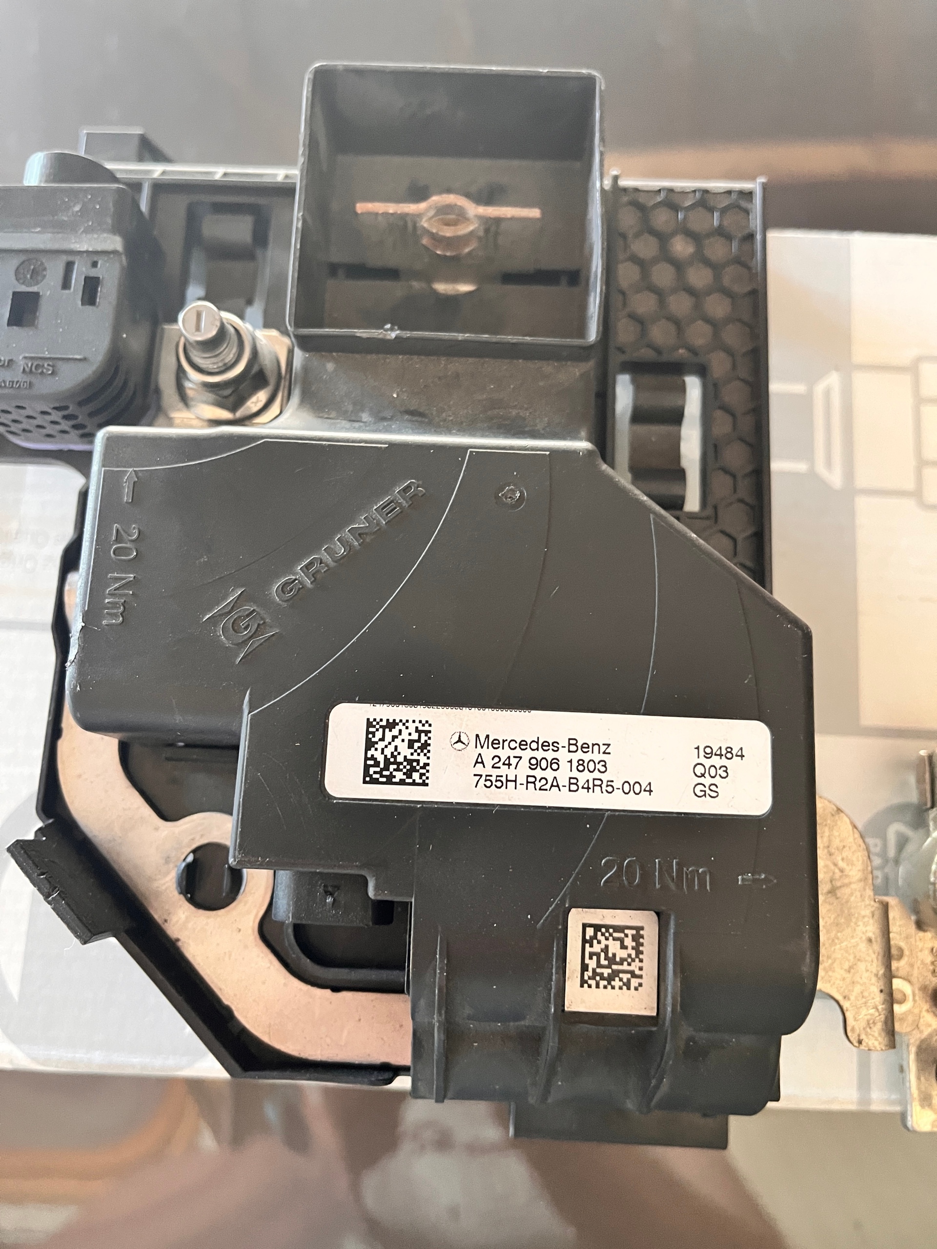 КЛЕМА ПЛЮСОВА ЗАПОБІЖНИКИ MERCEDES W177 W118 A2479061803 