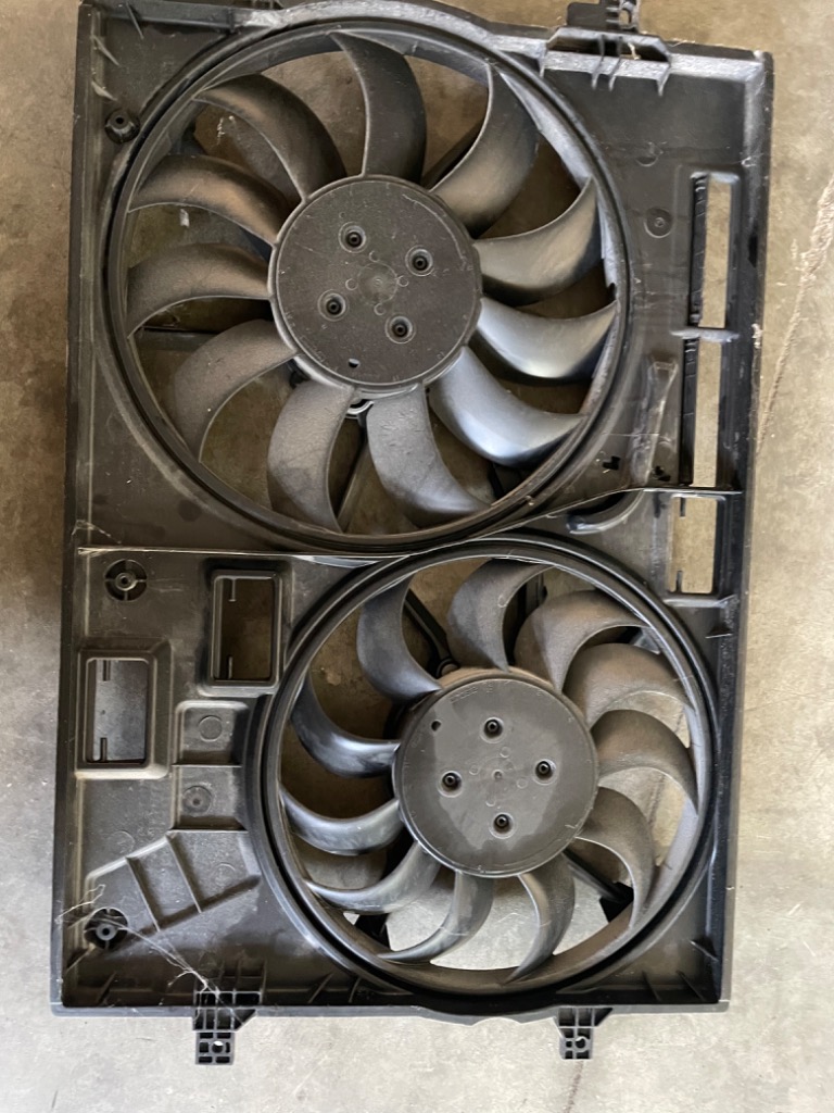 3Q01 21 205B 207B audi Q3wentylator