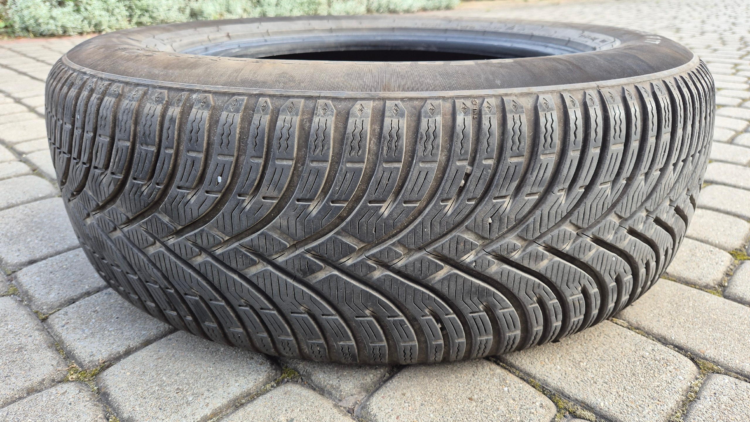 ШИНИ ЗИМОВІ 4 ШТУКИ СТАН ІДЕАЛЬНЕ 225/65R17 BFGOODRICH SUV 102T. СУПЕР BIEZNIK 