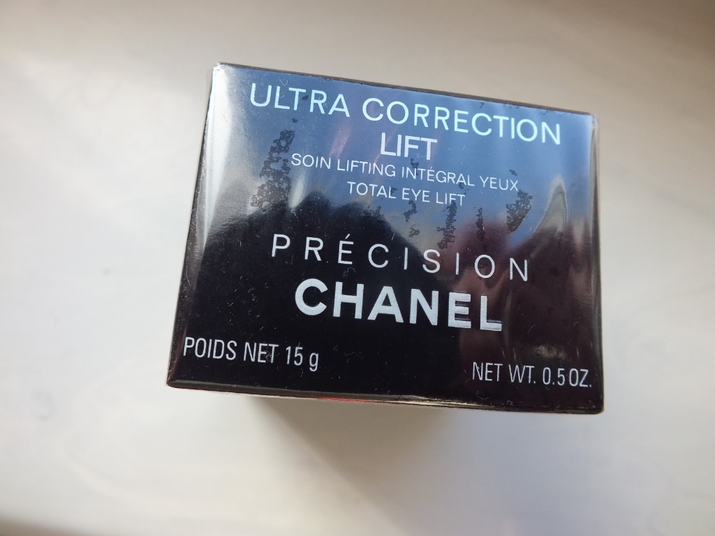 Chanel Ultra Correction - Niska cena na