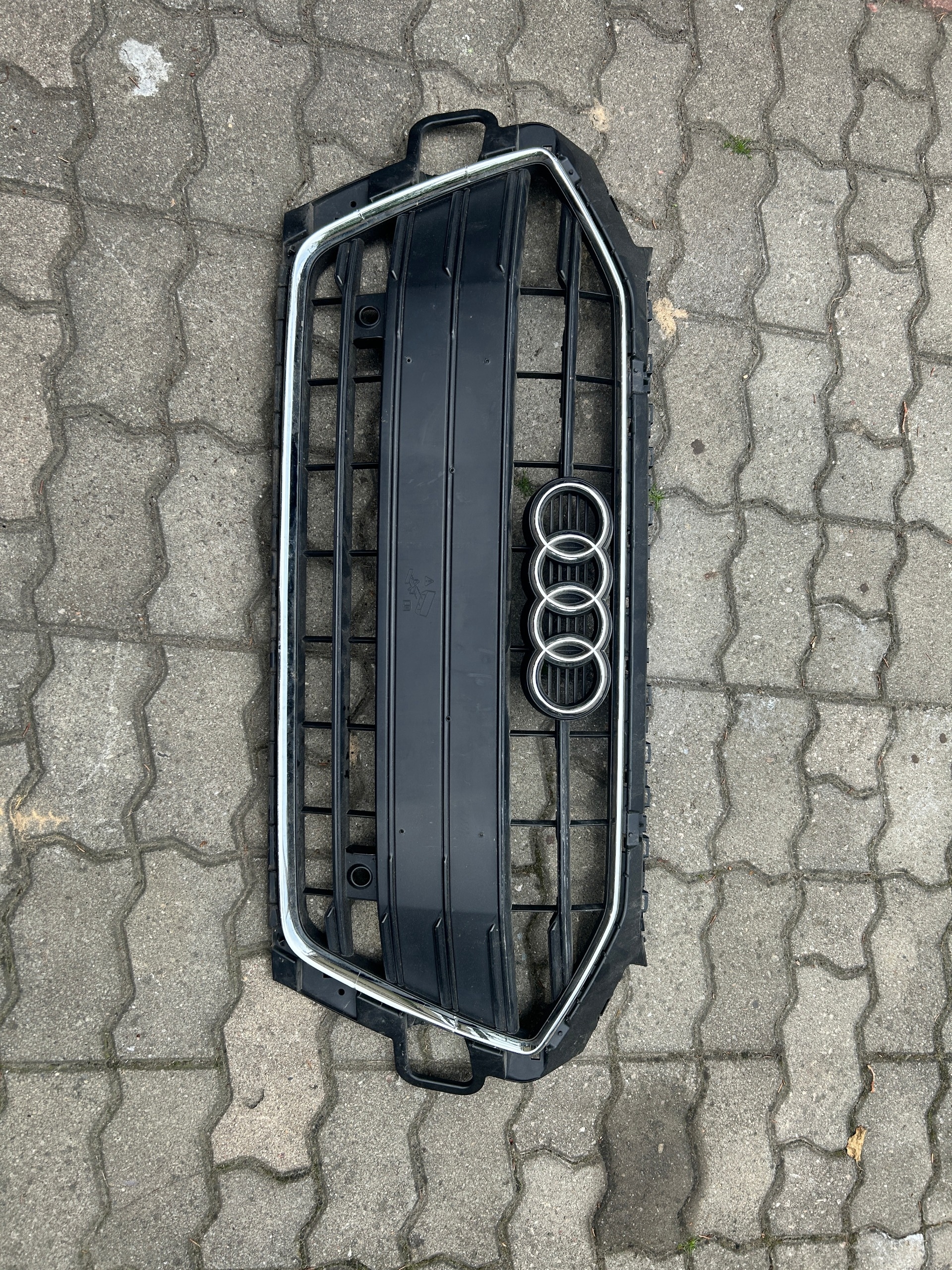 РЕШІТКА РЕШІТКА РАДІАТОРА AUDI A4 B9 РЕСТАЙЛ 8W0853651DB 