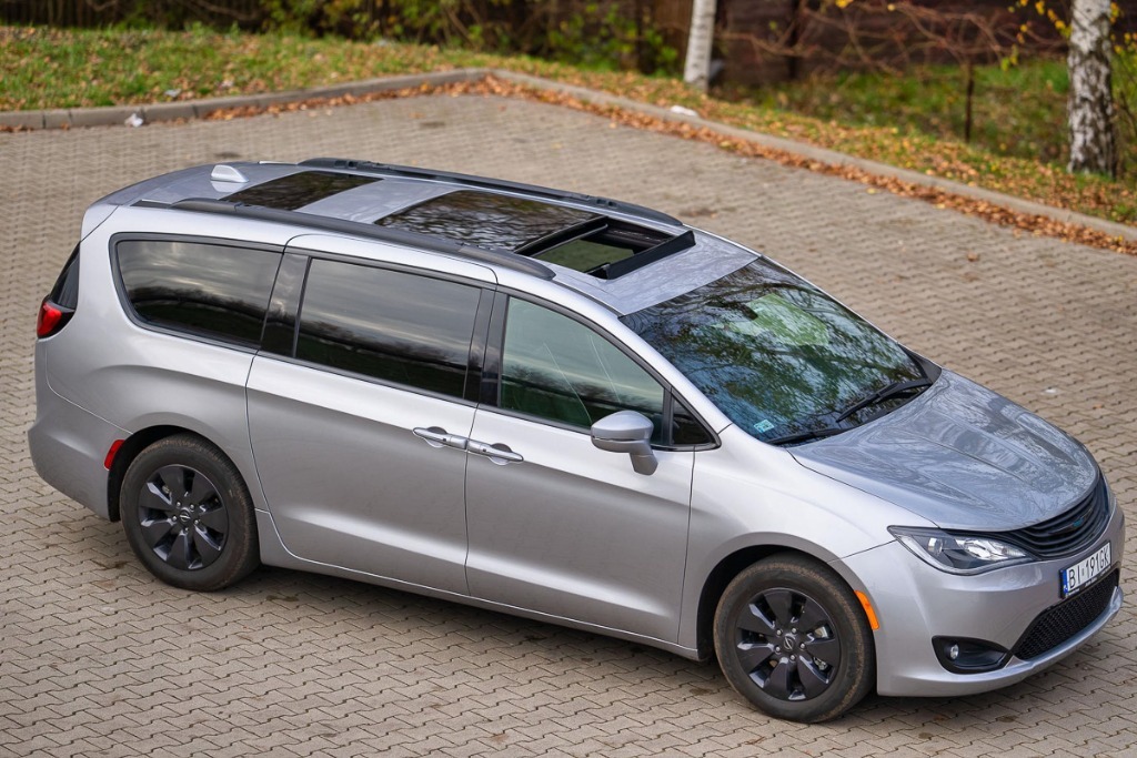 Chrysler Pacifica Plug in Hybrid Limited Białystok Ogłoszenie na