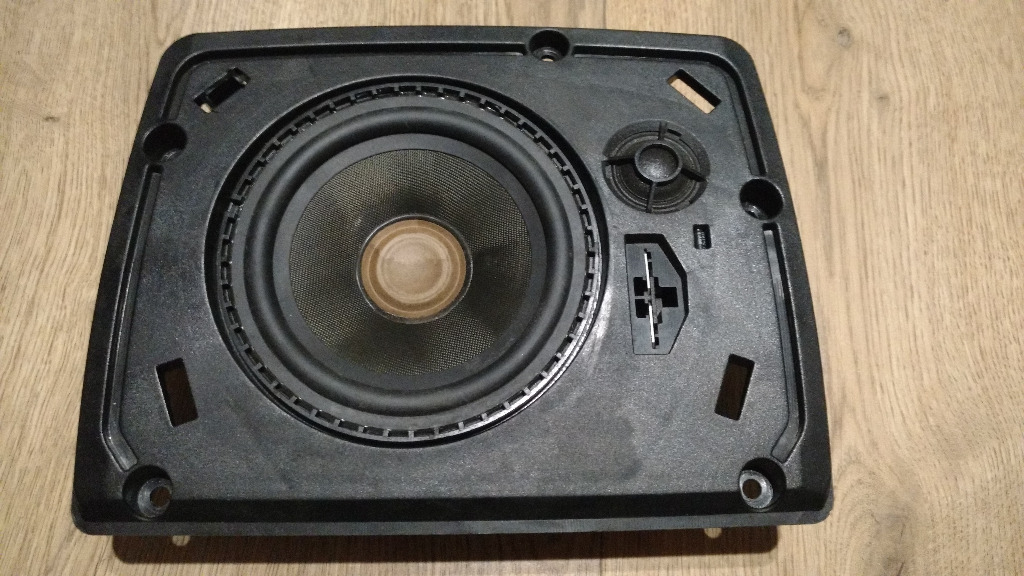 VOLVO XC90 ДИНАМІК ЦЕНТРАЛЬНИЙ PREMIUM SOUND 8633111 02W51 