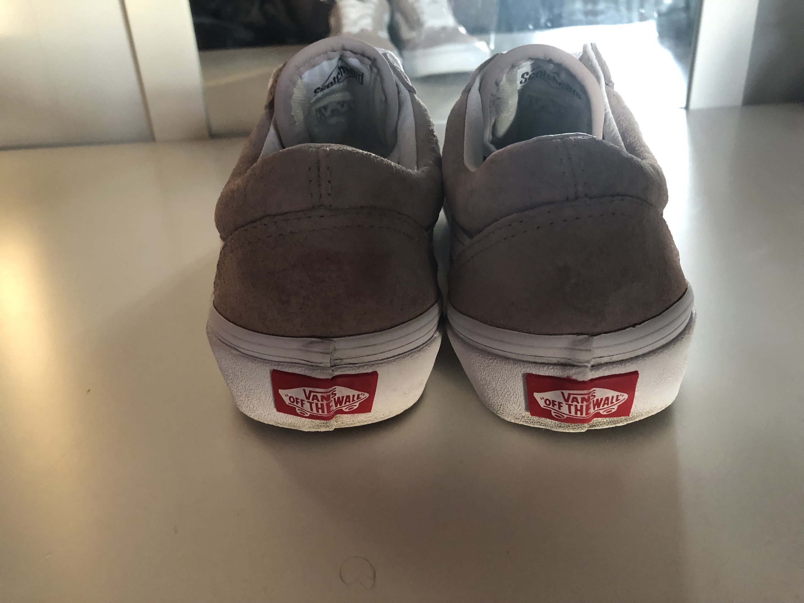 507452 vans
