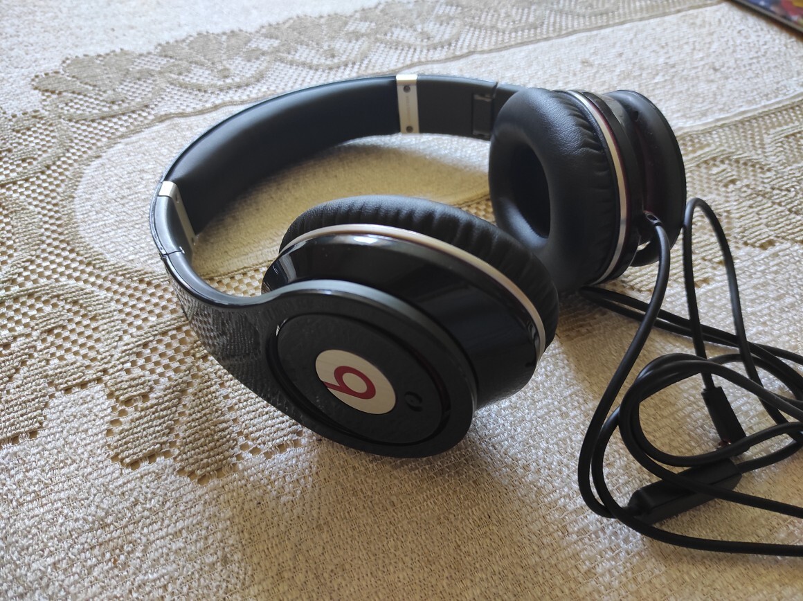 Monster beats studio hot sale 1.0