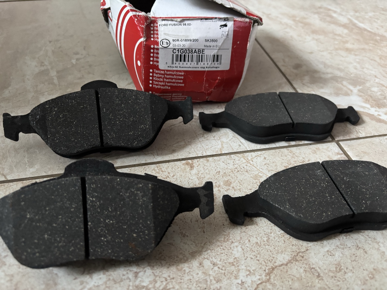 КОЛОДКИ ГАЛЬМІВНЕ ПЕРІД C1G038ABE FORD FUSION 