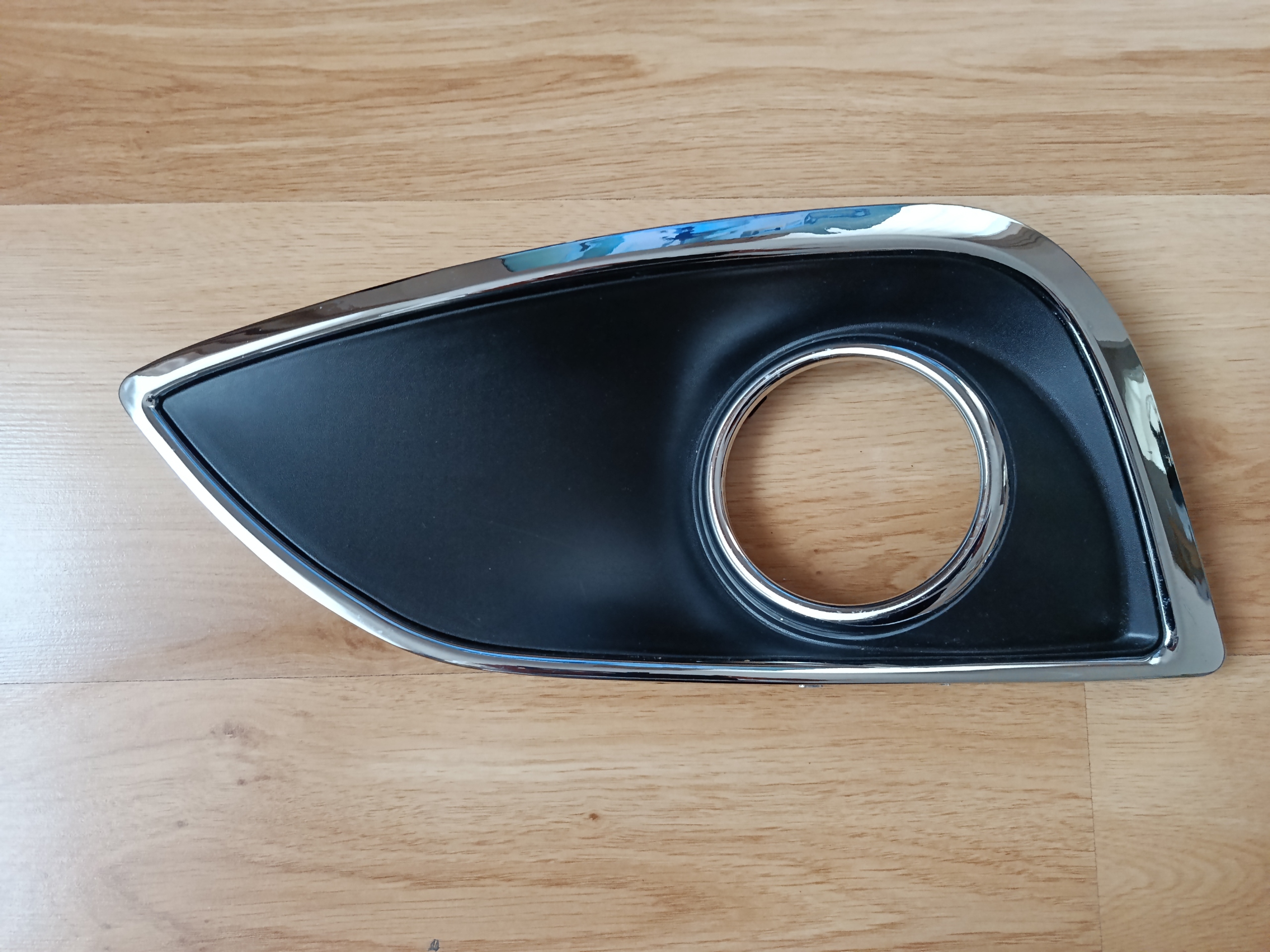 HYUNDAI IX35 ЛІВА РЕШІТКА ЗАГЛУШКА ПРОТИТУМАНКИ ЯК НОВА 86585-2Y000 /2010-15 