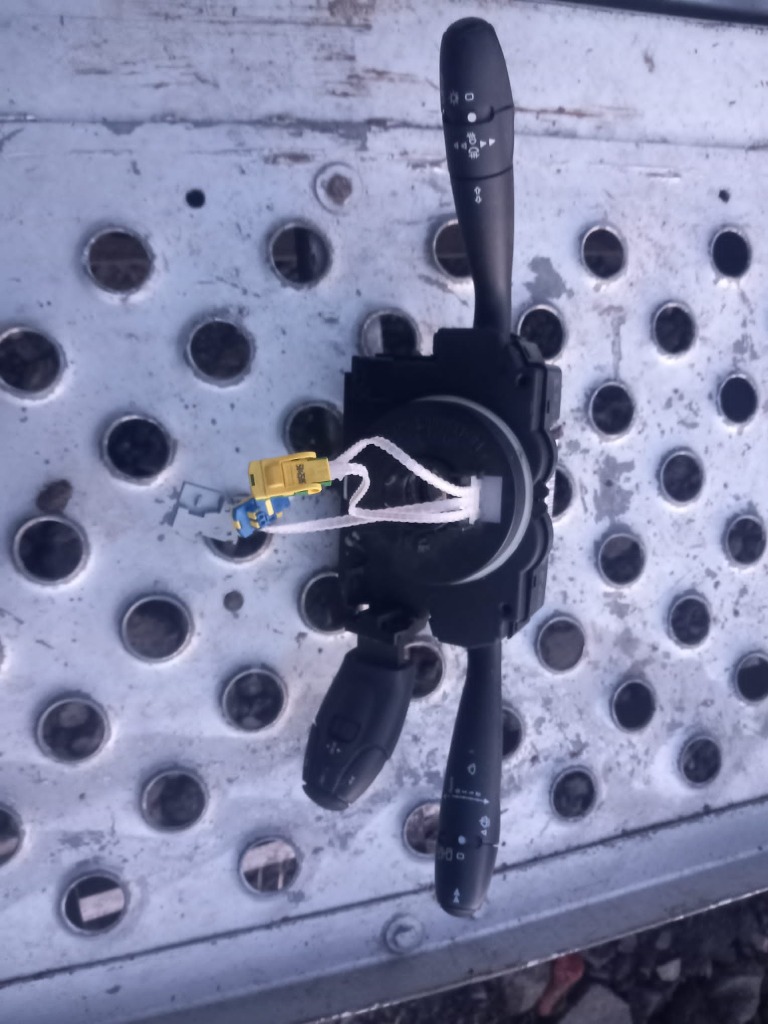 ПЕРЕМИКАЧ КОМПОЗИТНИЙ 96567445XT PEUGEOT CITROEN 