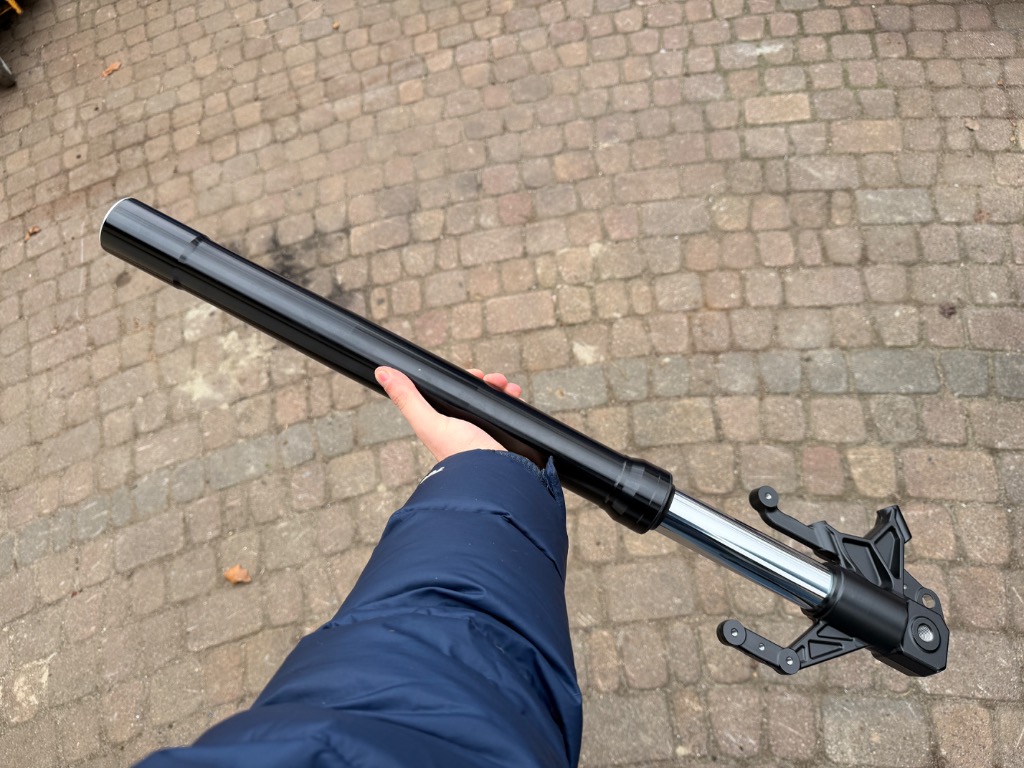 ЛАГА ТРУБА ПІДВІСКИ YAMAHA R125 MT125 - 2019-2026R. BR6-F3102-21 
