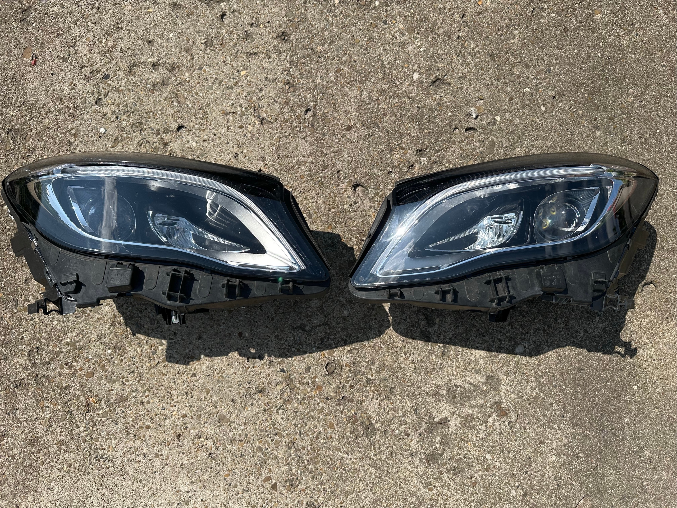 MERCEDES КОМПЛЕКТ ФАР ПЕРІД W156 156 GLA A1569066900 A1569067000 
