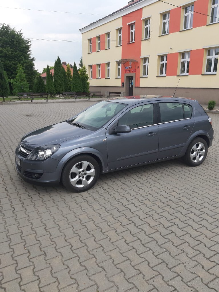 Samochód osobowy Opel Astra H Cena 7800,00 zł Szaniec