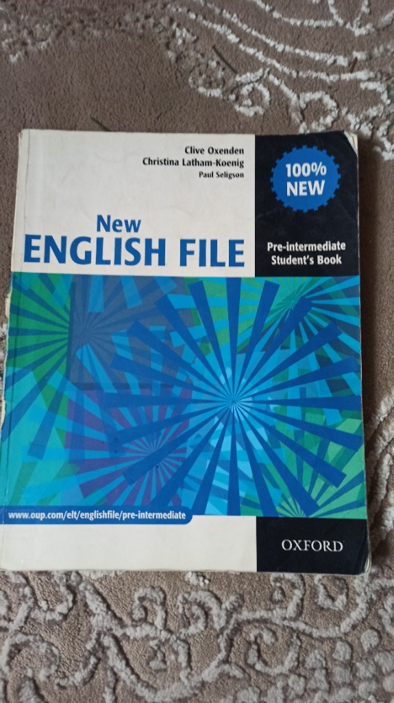New English file Pre-Intermediate Student`s Book - Clive Oxenden ...