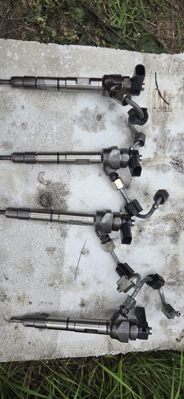 КОМПЛЕКТ ФОРСУНКИ BOSCH O NUMERACH 04L130277AC (0445110469) 