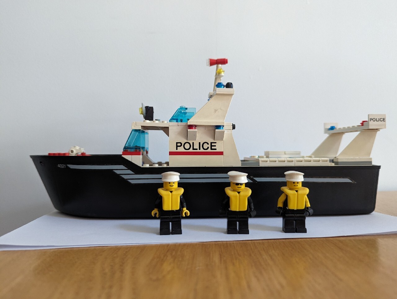 Lego police boat hotsell 4021