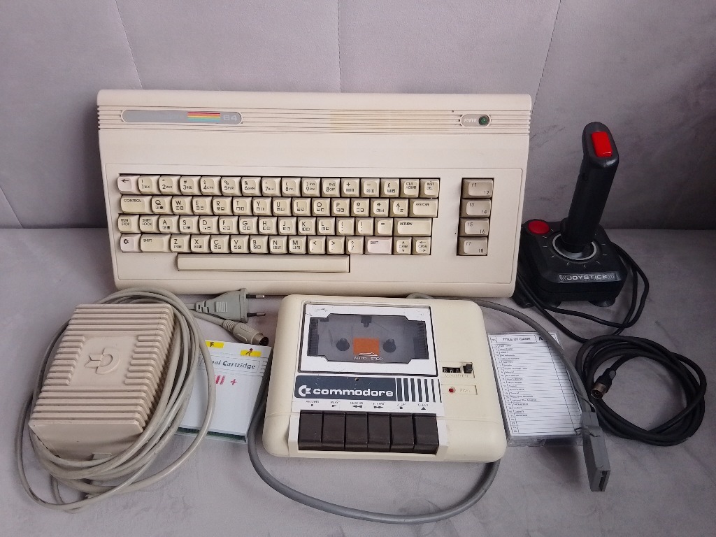COMMODORE C64G magnetofon kaseta joystick cartridge | Gorzów ...
