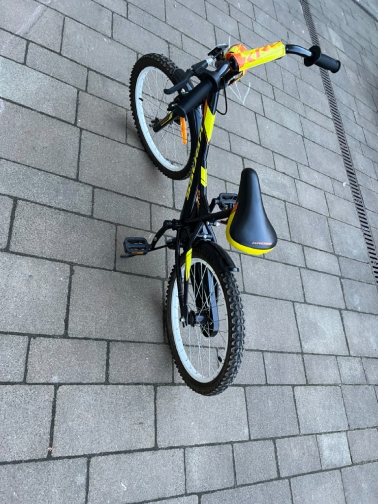 Rower Kross ELI 20 cali z kaskiem Kraków Ogłoszenie na Allegro Lokalnie