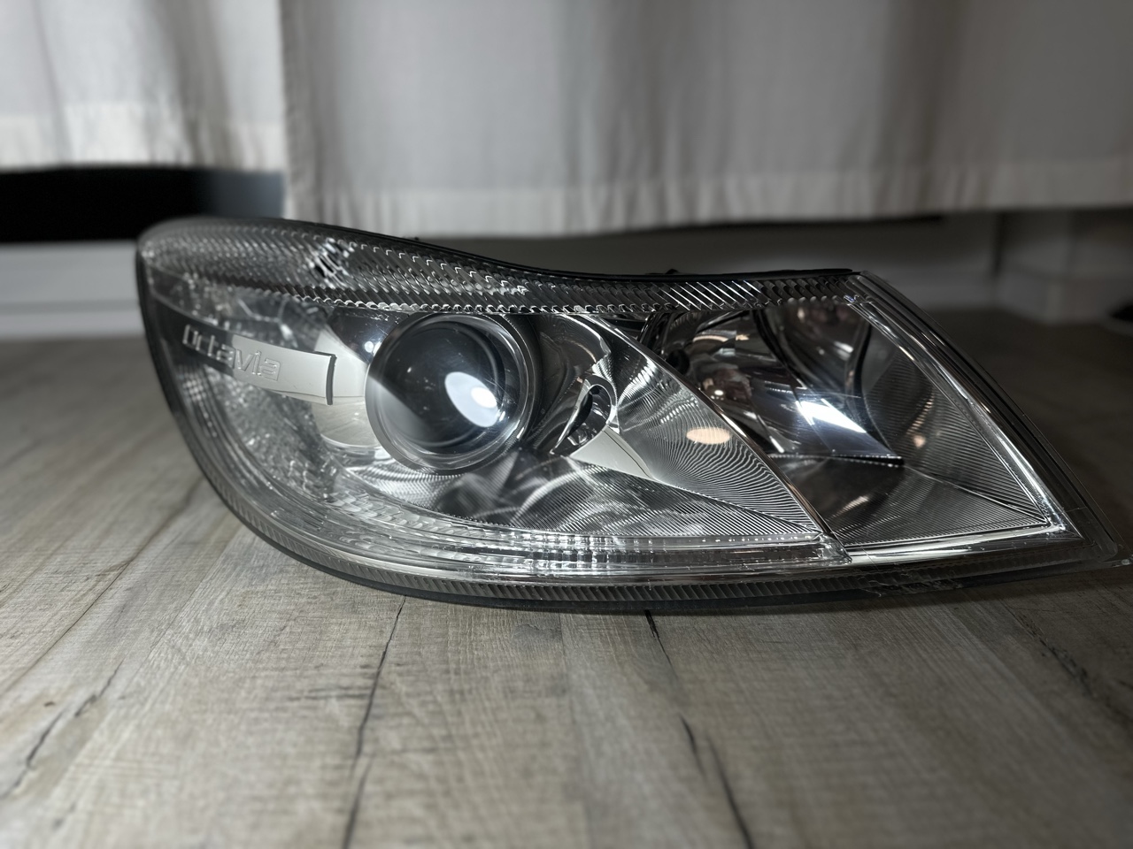 SKODA OCTAVIA 2 II РЕСТАЙЛ 08- ФАРА ПРАВА ПЕРІД 1Z1941016F - ДЮЙМА 