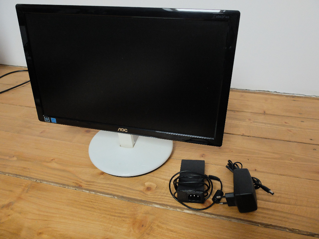 Monitor AOC e943Fws | Przebieczany | Licytacja na Allegro Lokalnie