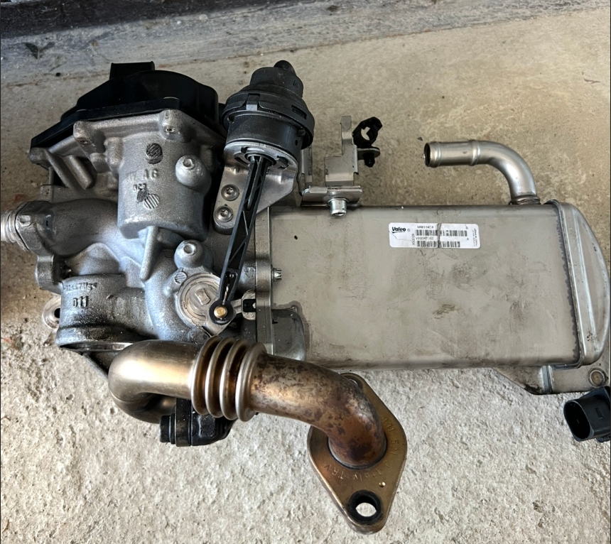 РАДІАТОР ВИХЛОПНИХ ГАЗІВ ЕГР AUDI A4 B8 A5 Q5 2.0 TDI MM114C4 V29041282 