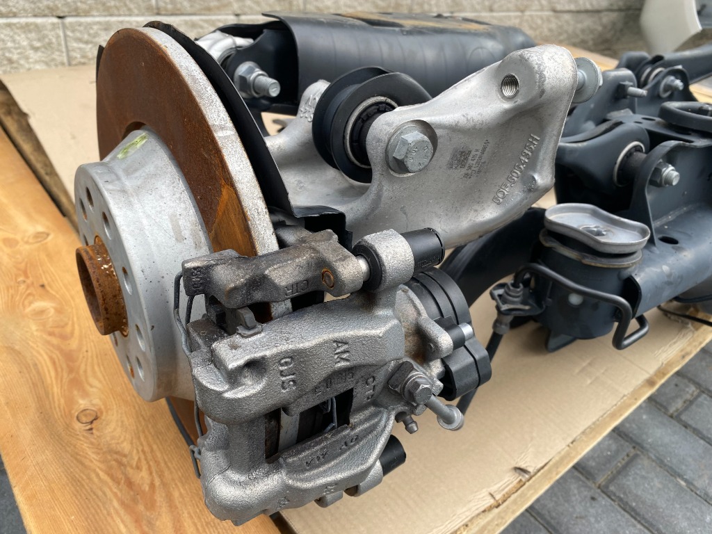 SKODA SEAT VW AUDI ПОВОРОТНИЙ КУЛАК ЗАД ПРАВА 5QF505436H ДИСКОМ СУПОРТ 