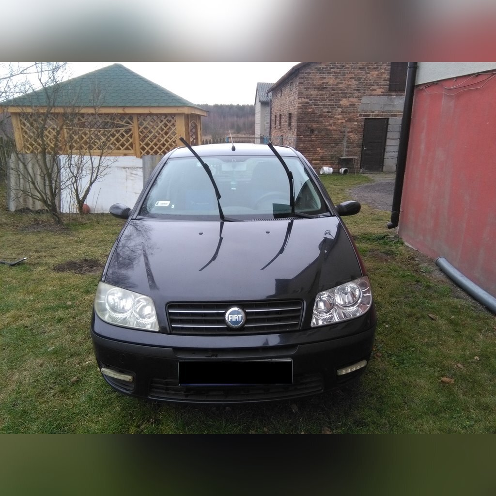 Samochód Fiat Punto 2004 r. Cena 4500,00 zł Zawiercie