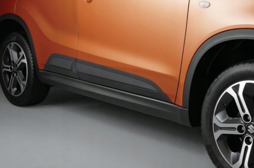НАКЛАДКИ БІЧНІ SUZUKI VITARA 2015-2025 990E0-54P07 