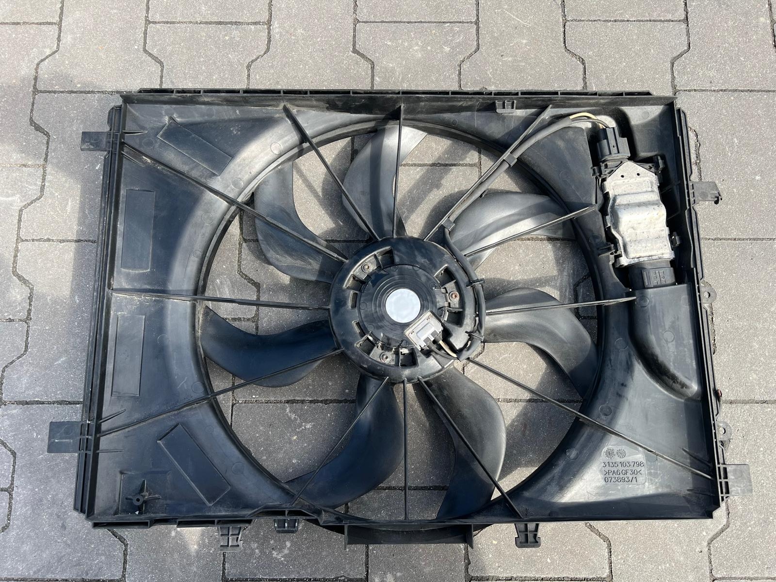 ВЕНТИЛЯТОР РАДІАТОРА MERCEDES W176 W246 C117 X156 R172 2011 - A2465000064 