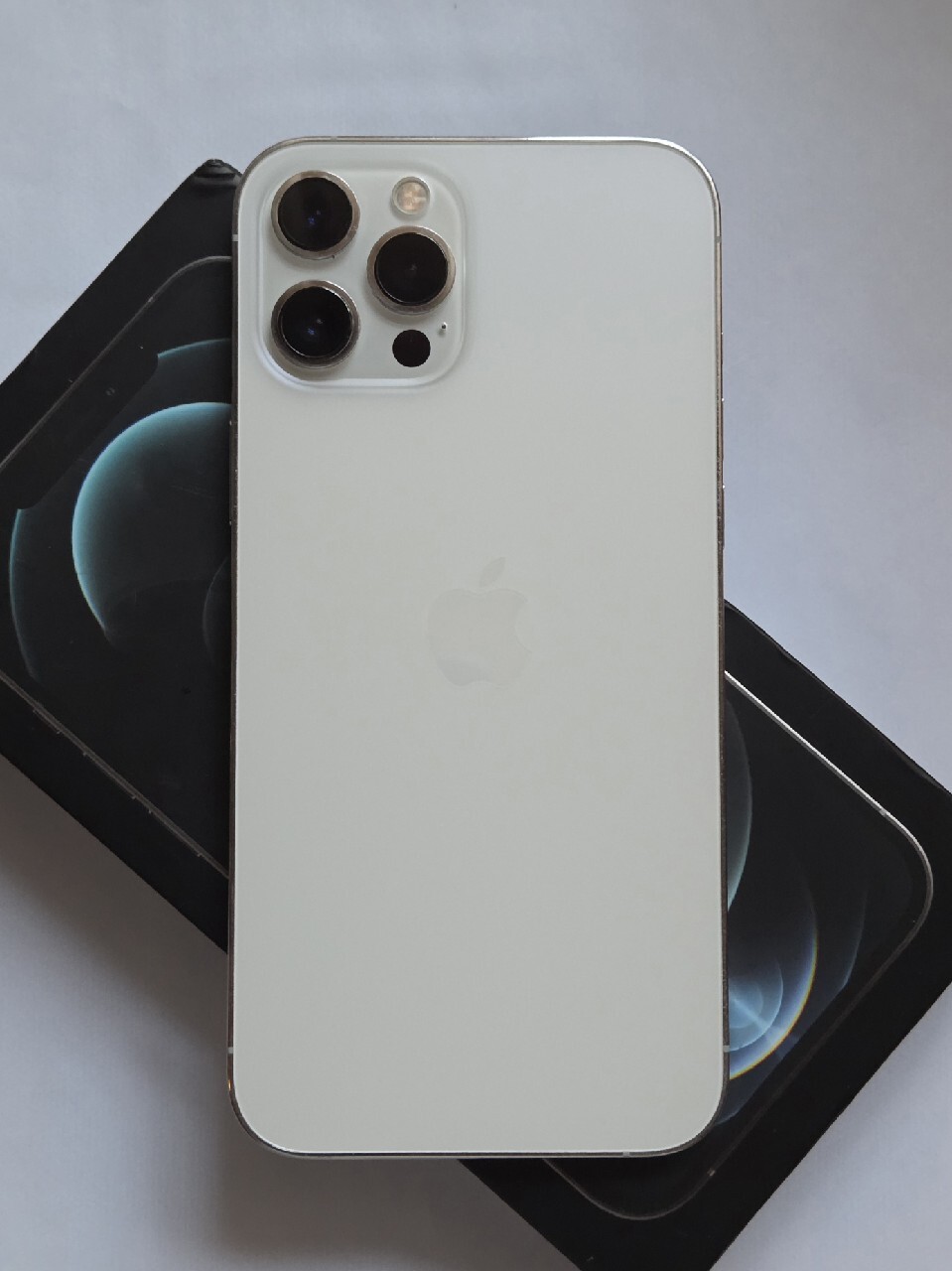 Apple iPhone 12 Pro Max - Smartfony / Telefony komórkowe