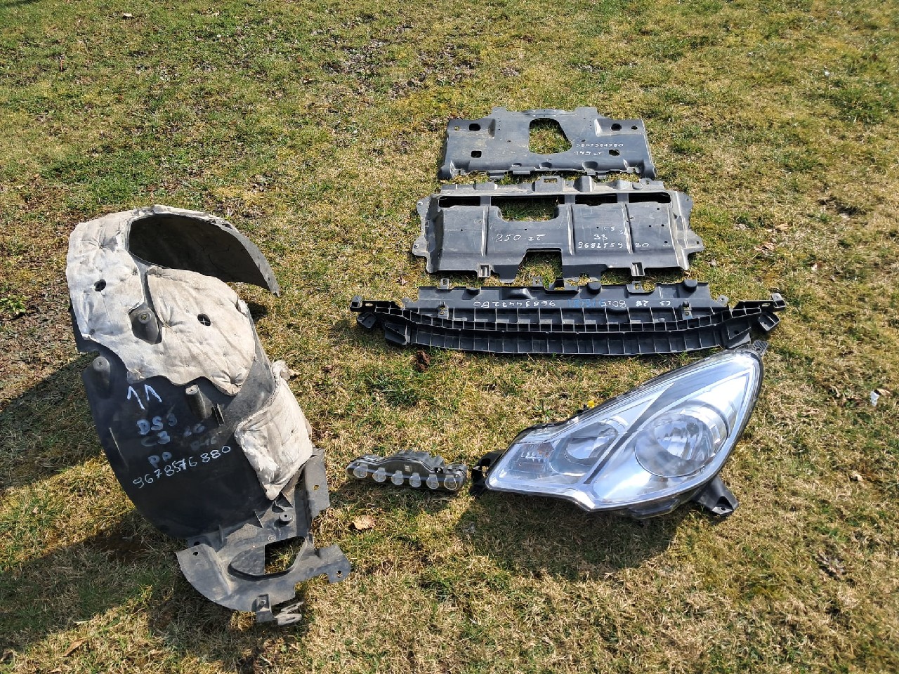 ФАРА ЛІВА ПЕРІД DS3 967703828004,NADKOLE ПРАВИЙ ПЕРІД 9678576880,HALOGEN 