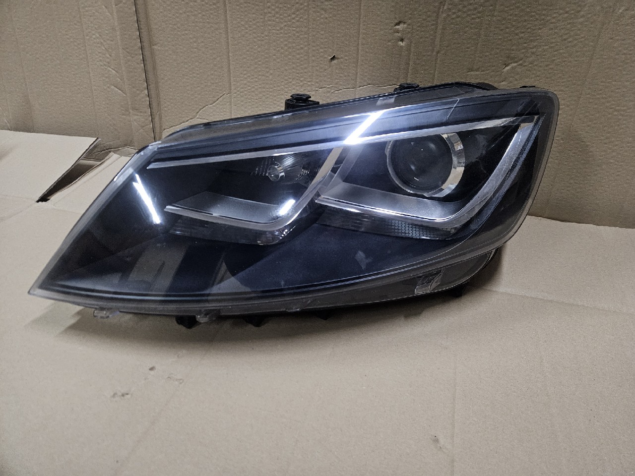 ФАРА ПЕРЕДНЯ SEAT ALHAMBRA 2 ЛІВА BI КСЕНОН АДАПТИВНИЙ 7N5941751 