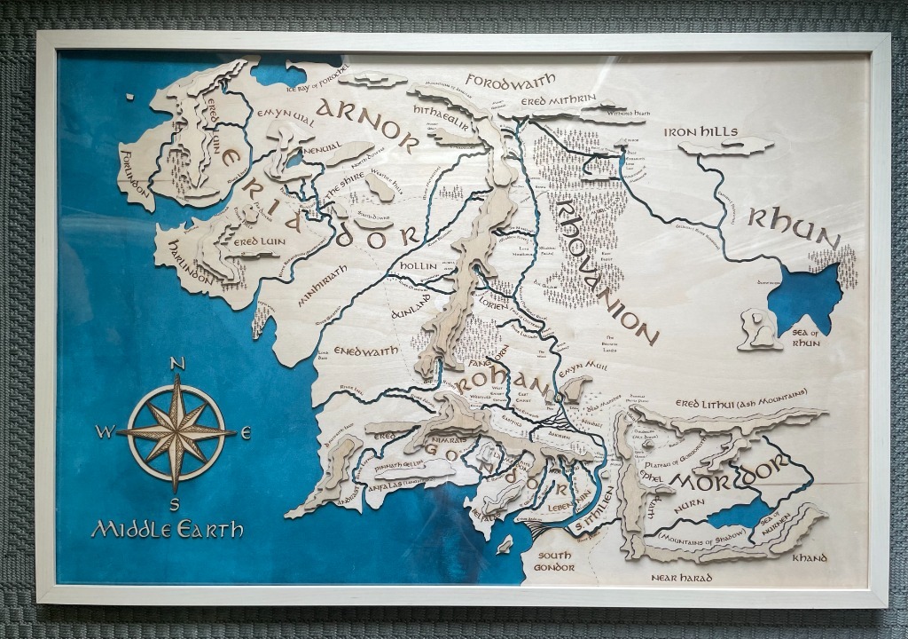 mapa-r-dziemia-w-adca-pier-cieni-3d-z-drewna-gda-sk-kup-teraz-na