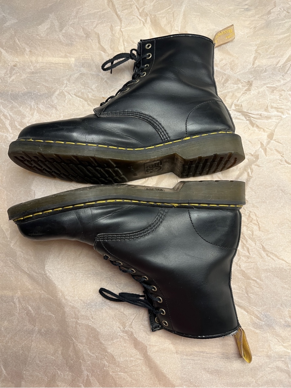 dr martens 14045