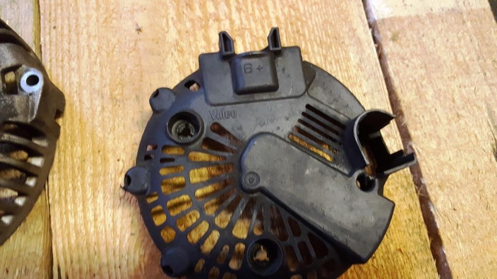 JEEP GRAND CHEROKEE WK 3.0 CRD Alternator części Podzamcze Kup