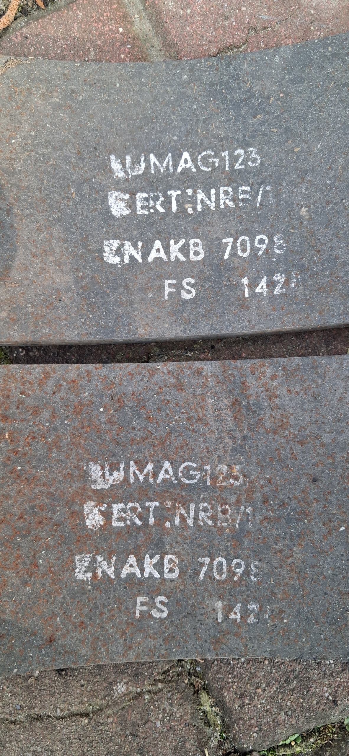 НАКЛАДКИ ГАЛЬМІВНЕ LUMAG123 CERT NRB/1 ZNAKB 7098 