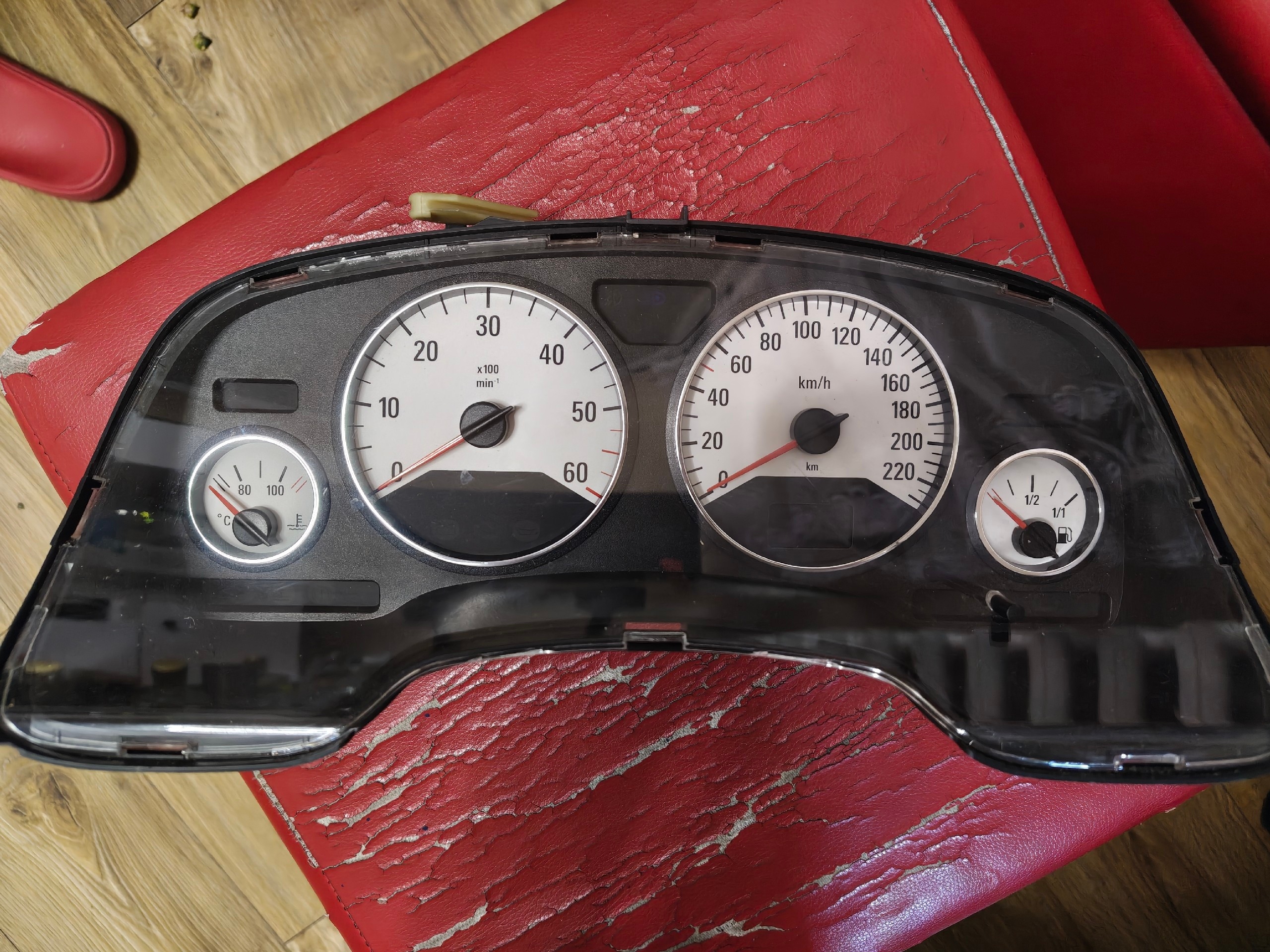 ПРИБОРНА ПАНЕЛЬ OPEL ZAFIRA A 2.0D 101HP Y20DTH 