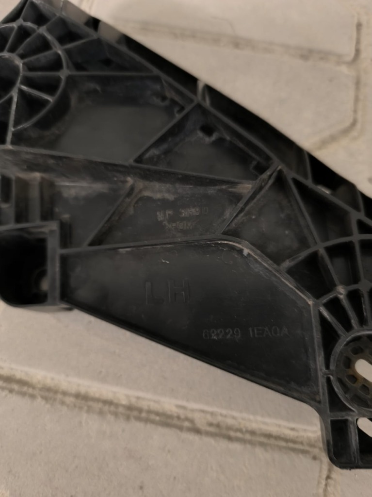 NISSAN 370Z , SLIZG/MOCOWANIE ФАРИ LH - 62229-1EA0A 