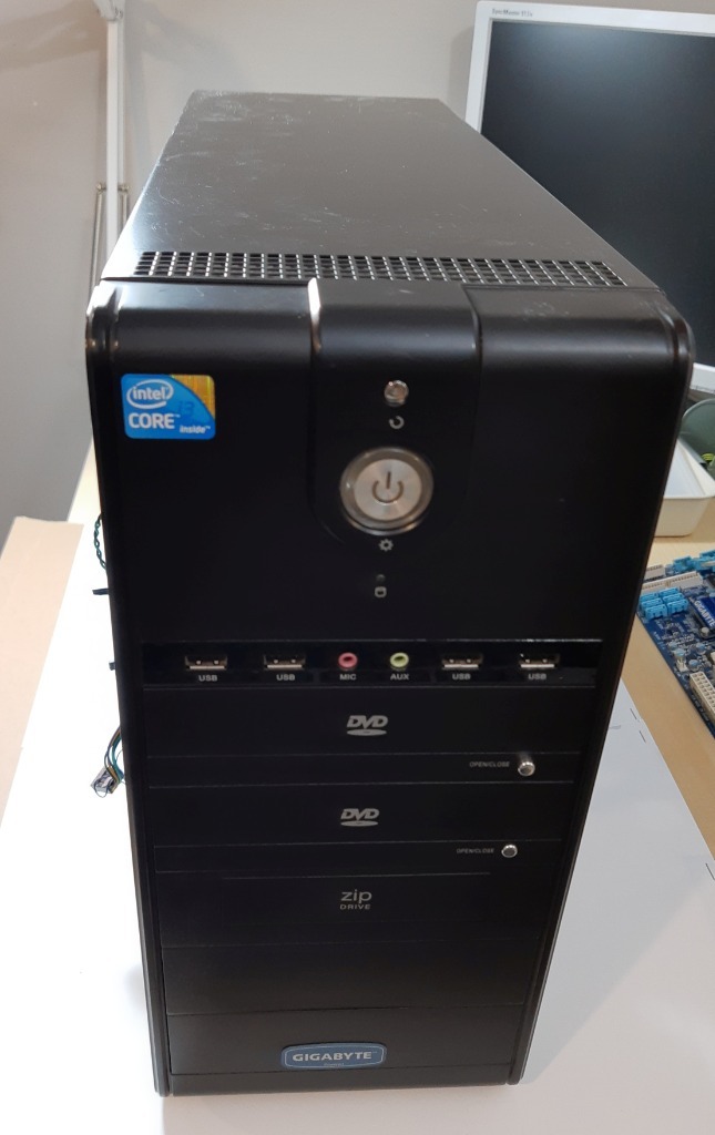 Obudowa komputerowa Midi Tower czarna retro | Józefów k Otwocka | Kup ...