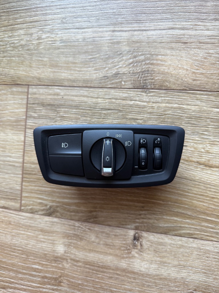 ПЕРЕМИКАЧ СВІТЛА BMW X1 F48 6847525 OE 