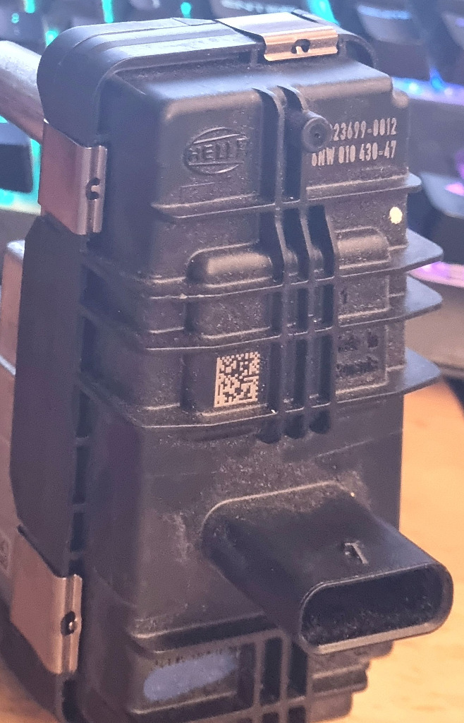 НАПРАВЛЯЮЧА ТУРБІНИ ТУРБОКОМПРЕСОРУ HELLA 823699-0012 6NW010430-47 