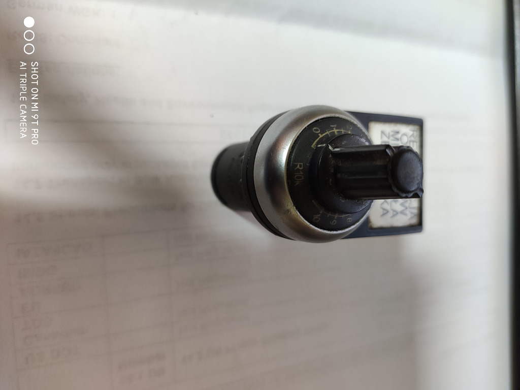 Potencjometr do regulacji falownika PAG-GF30 R10K | Kozienice | Kup ...